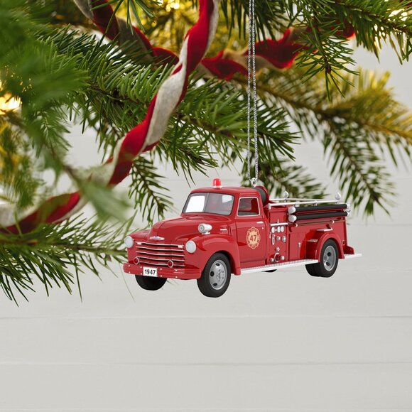 New! 1947 Chevrolet Fire Engine Hallmark Keepsake Christmas Ornament 2022 Truck - Picture 5 of 5